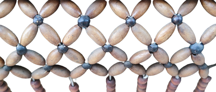 1970 KAPI SİNEKLİK KOPLE AHŞAP DEGİŞİK FORMLARDA BİNLERCE TORNADA TEK TEK CEKİLEREK İPE DİZİLMİŞ FARKLI RENKLİ TONLARDA 