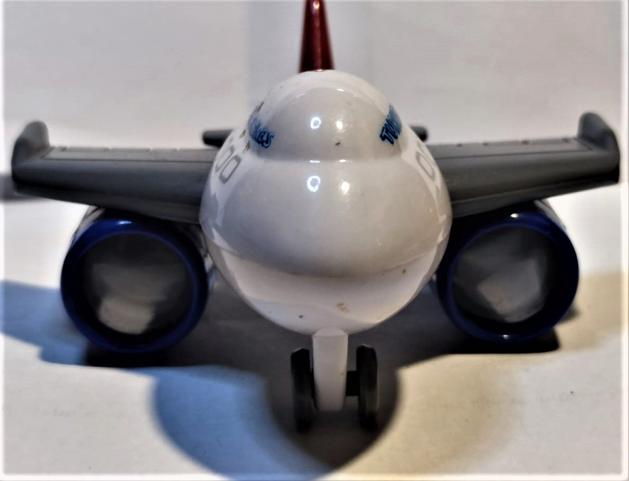 THY LEGOLU PLASTİK DÜRBUN UCAK OYUNCAK UÇAK TURKISH AIRLINES  ALTTA BULUNAN CİFT MOTOR KISMI DÜRBUN