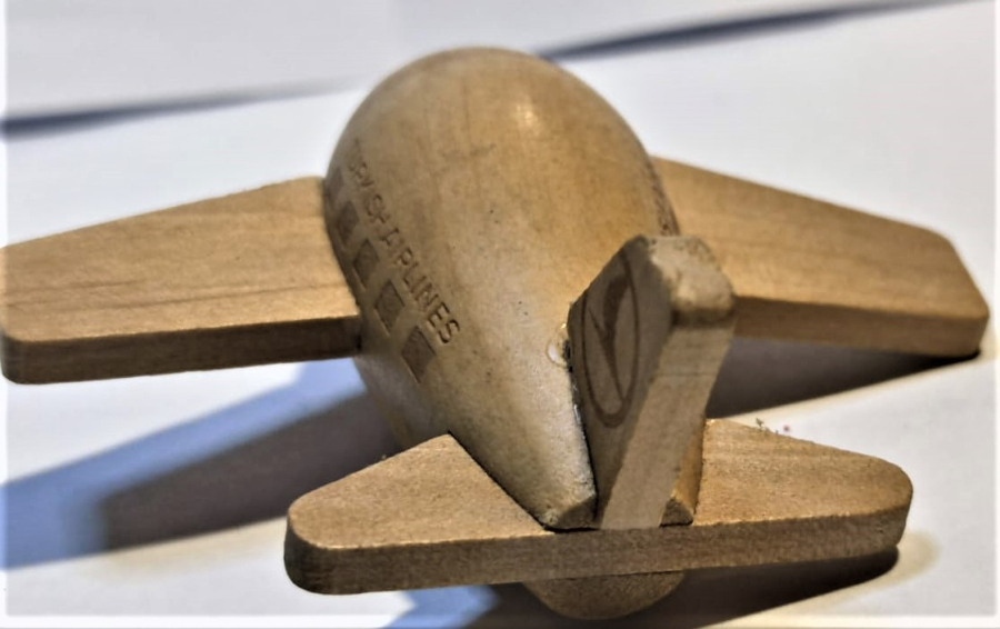 THY MİNİ AHŞAP OYUNCAK UÇAK TURKISH AIRLINES FSC 100 % WOOD FSC . C 138518 BOYU 