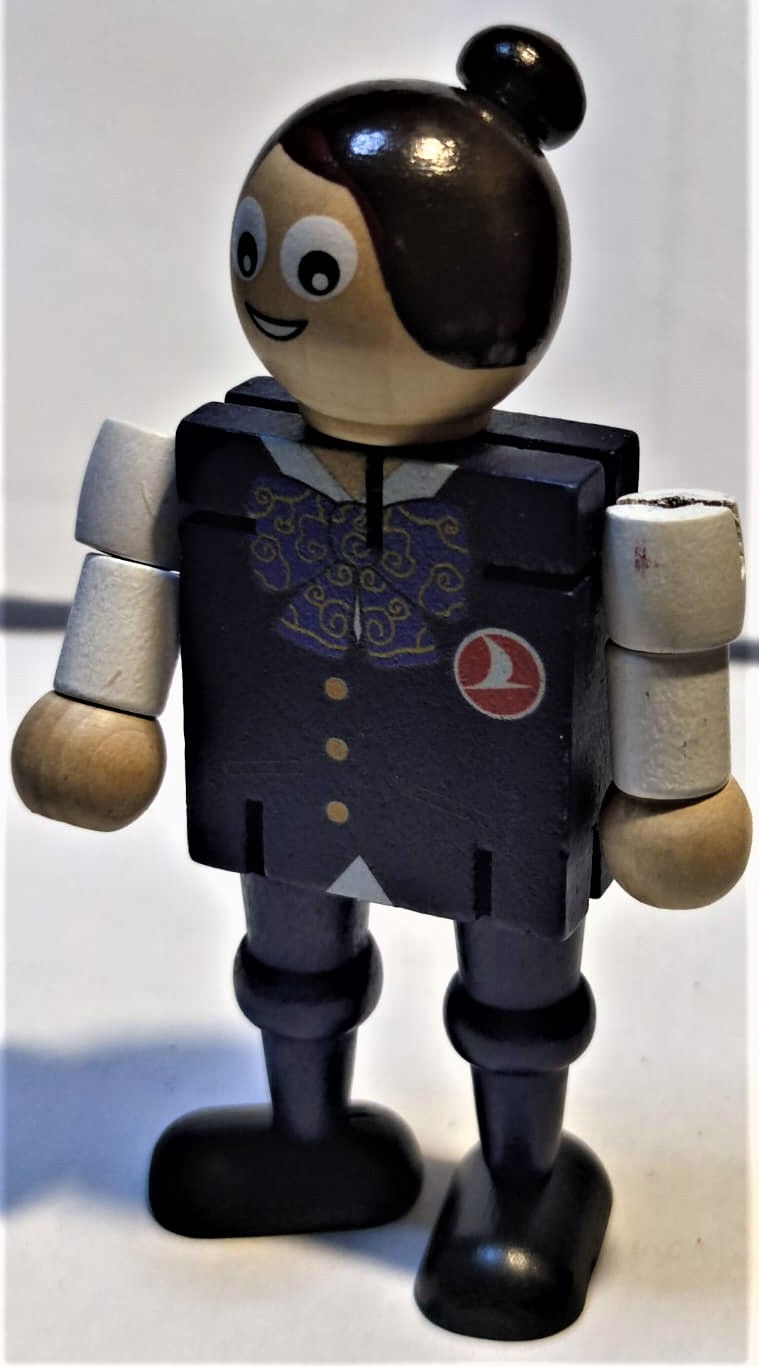 THY TÜRK HAVA YOLLARI LOGOLU PARÇALARA BÖLÜNEN HAREKETLİ AHŞAP EL BOYAMA TURKISH AIRLINES OYUNCAK BAYAN HOSTES