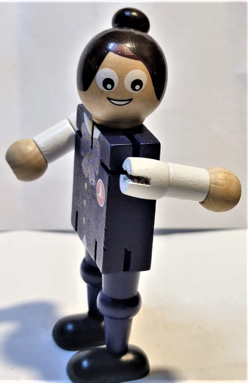 THY TÜRK HAVA YOLLARI LOGOLU PARÇALARA BÖLÜNEN HAREKETLİ AHŞAP EL BOYAMA TURKISH AIRLINES OYUNCAK BAYAN HOSTES