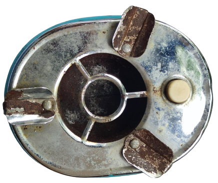 1970 METAL OVAL FORMDA KROM KAPAKLI ÜZERİNDEKİ DÜGMEYE BASINCA KAPAK KISMI ACILIR  HARDAL SARISI RENKDE