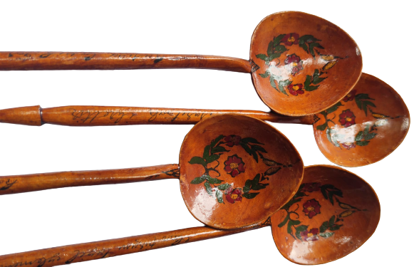 AHŞAP MEVLEBİ İŞİ EL YAPIM KOK BOYAMA  SAP KISMI SIKKE FORMDA HER BİRİNDE İSİM VE  TARIH NUMARA YAZMAKTADIR