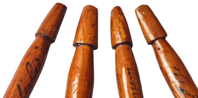 AHŞAP MEVLEBİ İŞİ EL YAPIM KOK BOYAMA  SAP KISMI SIKKE FORMDA HER BİRİNDE İSİM VE  TARIH NUMARA YAZMAKTADIR