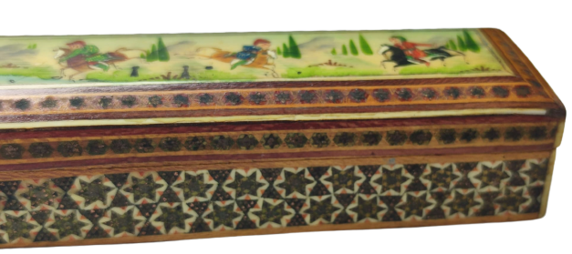 ATA SPORUMUZ CİRİT  MİNYATUR EL CİZİM EL BOYAMA AT ÜZERİNDE CİRİT OYNAYAN OYUNCULAR EL İŞCİLİKLİ AHŞAP KAPAKLI KALEM KUTUSU