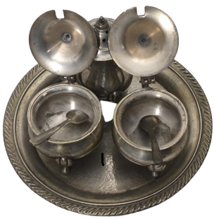 GÜMÜŞ KAPLAMA 4 PARÇADAN OLUŞAN MASA ÜZERİ ORJINAL TEPSİSİNDE  BAHARAT SERVİS TAKIMI