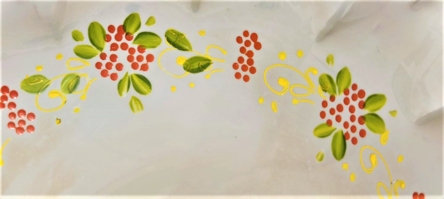 OSMANLI KOPARMA BEYAZ OPALIN ÜZERİ EL İŞCİLİKLİ CİCEKLERLE SÜSLENMİŞ BUYUK BOY LOKUMLUK