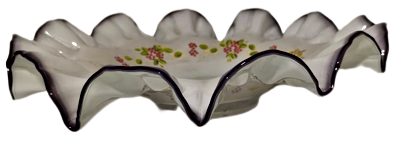 OSMANLI KOPARMA BEYAZ OPALIN ÜZERİ EL İŞCİLİKLİ CİCEKLERLE SÜSLENMİŞ BUYUK BOY LOKUMLUK