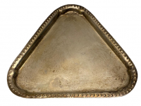 MASA ÜZERİ BAHARAT TAKIMI ÜCGEN FORMDA TEPSİ TUZLUK BİBERLİK VE KAŞIKLI KAPAKLI SOSLUK  4 PARCA GÜMÜŞ KAPLAMA