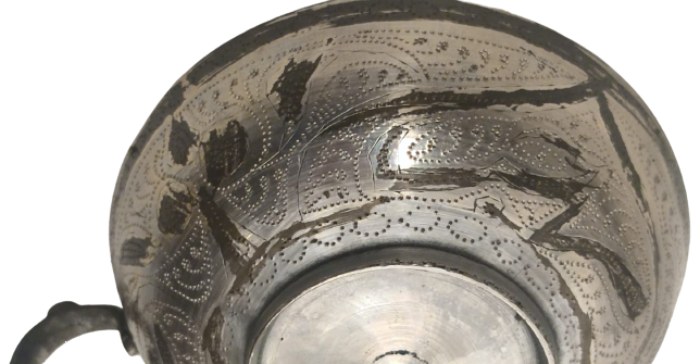 PİRİNC KULPLU ÜZERİ FUL KALEM EL  İŞLEME UFAK BOYDA  KULPLU CAMCAK  ZEMZEM İKRAMINDA İÇMEK İÇİN KULLANILAN