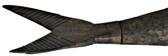 HAPISHANE İŞİ, MAHKUMLARIN  BOYNUZDAN YAPILMA BALIK FORMUNDA TASARLANMIŞ  GECE LAMBASI KURRUK YUZGEC VE AHŞAP KAİDELİ 