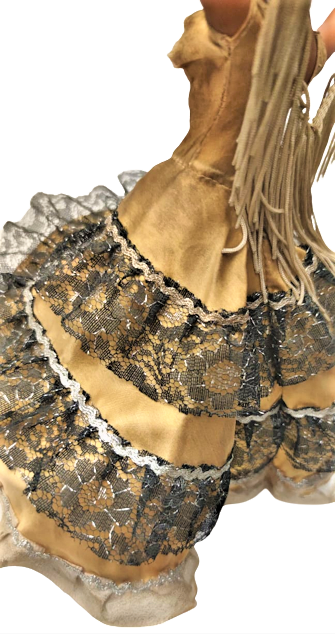 1960 LATERNALI MÜZİKLE DÖNEREK DANS EDEN İSPANYOL BEBEK  BALERİN ELBİSELİ  ALT KAİDESİ CEVRİLEREK KURULMAKTADIR