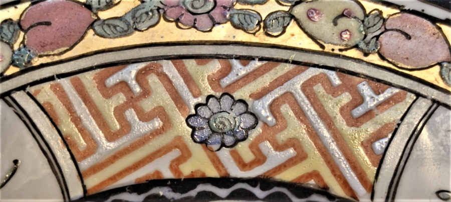 EL CİZİM EL BOYAMA KUŞLAR CİCEKLER CANLI RENKLER VE DESENLİ PORSELEN DUVAR TABAK HAND MADE CHINA TYPE