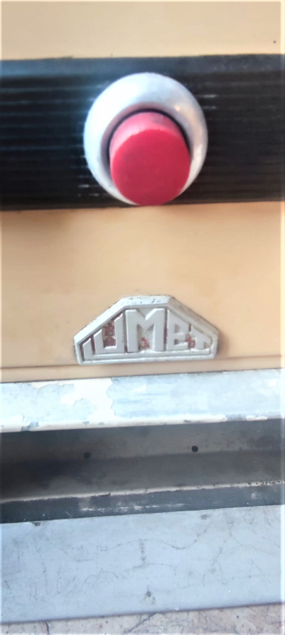 1920 LUMET ZİGARETTEN  AUOTOMAT METAL GÖVDE  BEŞ CEŞİT SİGARA SATIŞI SUNAN 2 MARK İLE CALISAN OTOMATİK  SIGARA SATIŞ MAKİNESİ