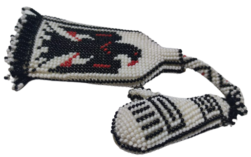 1970 HAPİSHANE  CEZAEVİ BONCUK İŞİ CEKMELİ ANAHTARLIK CİFT TARAFLIDIR SİYAH BEYAZ BONCUKDAN BJK BEŞİKTAŞ BOKS ELDİVENİ VE KARAKARTAL 