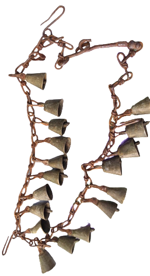 OSMANLI DEVE ZİLİ ZİNCİR ÜZERİNE DİZİLEREK BAGLANMIŞ FARKLI TINILAR CIKARAN UFAK 18 ADET  PİRİNC ZİLLER 1,5 METRE BOYUNDA  