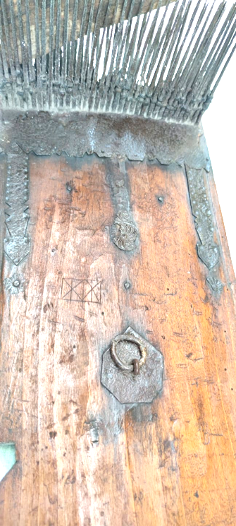 OSMANLI AHŞAP CELİK DÖGME CİVİLİ TARAK HALI DÖKUMADA KULLANILAN  YÜN İP YAPILAN AHŞABI TENEKE SÜSLEMELİ  CİVİLİ YÜN TARAGI