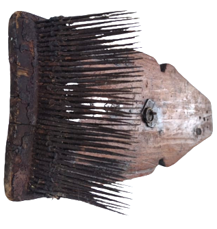 OSMANLI AHŞAP CELİK DÖGME CİVİLİ TARAK HALI DÖKUMADA KULLANILAN  YÜN İP YAPILAN AHŞABI TENEKE SÜSLEMELİ  CİVİLİ YÜN TARAGI