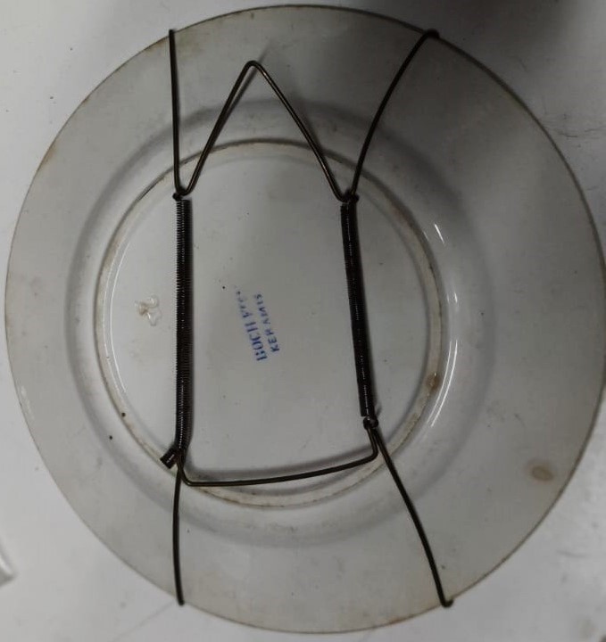 1800 CORCOVADO PORSELEN DUVAR TABAGİ BEYAZ MAVİ ZEMİNDE VAGONDA GİDENLER 