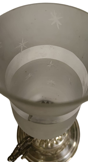 DEPO KISMI GÜMÜŞ KAPLAMA ÜZERİ  EL İŞİ  CİCEKLER İŞLEMELİ BEZ FİTİLLİ ISIK AYARLI CAMLI GAZ LAMBASI 