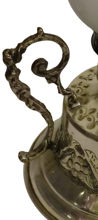 DEPO KISMI GÜMÜŞ KAPLAMA ÜZERİ  EL İŞİ  CİCEKLER İŞLEMELİ BEZ FİTİLLİ ISIK AYARLI CAMLI GAZ LAMBASI 