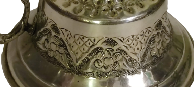 DEPO KISMI GÜMÜŞ KAPLAMA ÜZERİ  EL İŞİ  CİCEKLER İŞLEMELİ BEZ FİTİLLİ ISIK AYARLI CAMLI GAZ LAMBASI 