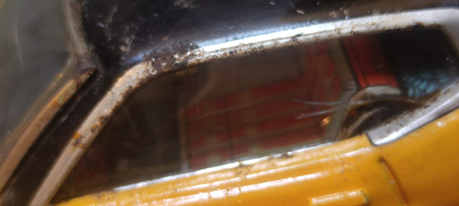 TAIYO JAPAN FORD MACH 1 MUSTANG TOYS TENEKE OYUNCAK ARABA PORTAKAL RENKDE İCERSİNDE POLİS CAKAR  İŞARET LAMBASI PİLLİ YARIŞ OTO