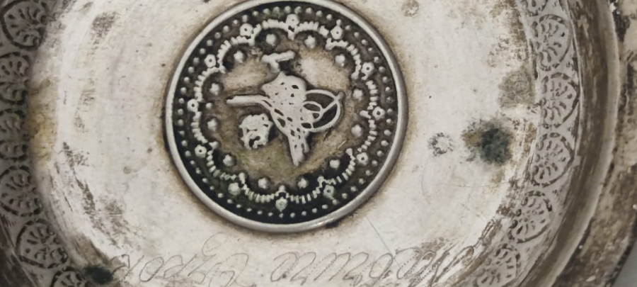 CUMHURİYET DÖNEMİ OSMANLI GÜMÜŞ ORTASI TURA DAMGALI KAHVE YANI LOKUMLUK  UFAK BOY İKRAMLIK