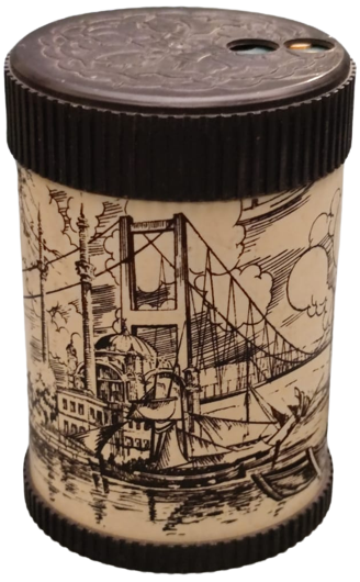 1970 SİGARA İKRAM KUTUSU İÇERSİNE KOYULAN SIGARALAR UST KAPAK CEVRİLEREK TEK TEK İKRAM EDİLİR 