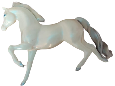 1970 ADELET PARTISI SEMBOLU BEYAZ YARIŞ ATI KOŞAR HEREKETTE TASARLANMIŞ KUYRUK VE YELELERİ AT KILINDAN YAPILMIŞTIR