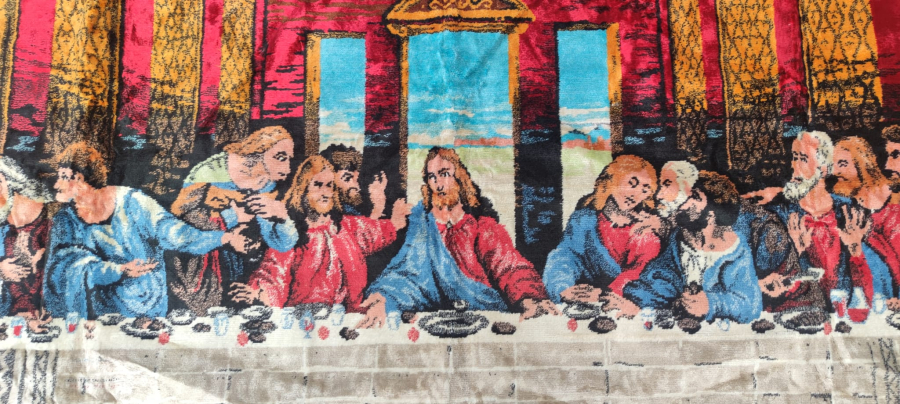 1970 LEONARDO DA VİNCİ NİN ESERİ OLAN HZ. İSA SON AKŞAM YEMEĞİ KONULU ESERİNİN KADİFE FLOŞ ÜZERİNE EL TEZGAHLARINDA DOKUNMUŞ COK CANLI RENKLERDE 