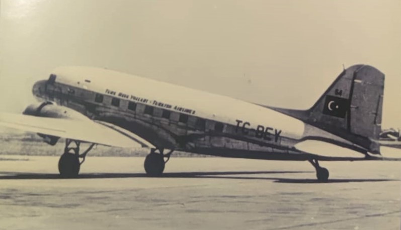 75. YILINDA TÜRK HAVA YOLLARI 1933-2008  TÜM SENELER NEREDEN NEREYE GELİNDİGİNİ ANLATAN  KÜŞE BASKI PRESTİJ KİTAP İLK BASKISIDIR