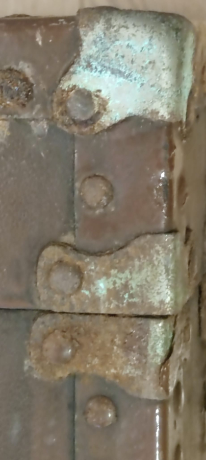 FİLMA CASS SİNEMA REKLAM FİLM CEKİMLERİNDE KULLANILAN KAMERE OBJEKTİF SANDIGI  SANDİK KENARLAR KABARA  ÜZERİNDE ETİKET