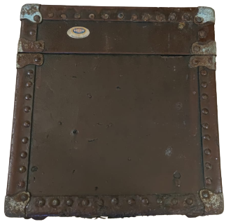 FİLMA CASS SİNEMA REKLAM FİLM CEKİMLERİNDE KULLANILAN KAMERE OBJEKTİF SANDIGI  SANDİK KENARLAR KABARA  ÜZERİNDE ETİKET