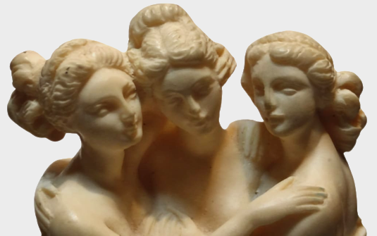 1950 GINO RUGGERI GREEK  STATUES 3 GRACES  ÜC GÜZEL TANRICA RECİNE HEYKEL KREM RENKDE ALT KAİDESİ G.R DAMGALI ORJİNAL ÜRÜN