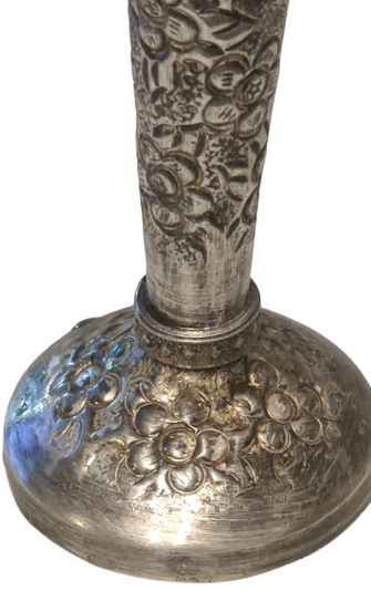 DÖGME BAKIR ÜZERİ GÜMÜŞ KAPLAMA ÜZERİ TAMAMEMEN EL İŞLEMELİ KUŞLAR CİCEKLER TABANINDA BULUNAN  DALGIC GÜMÜŞ DAMGALI 