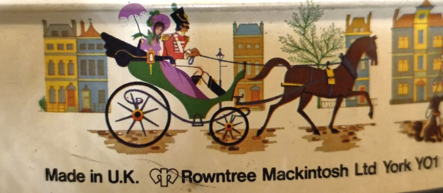 1950 MACKINTOSH'S QUALITY STREET CHOCOLATES & TOFFEES KAPAKLI TENEKE CUKULATA KUTUSU İNGİLTERE SOKAK CUKALATASI