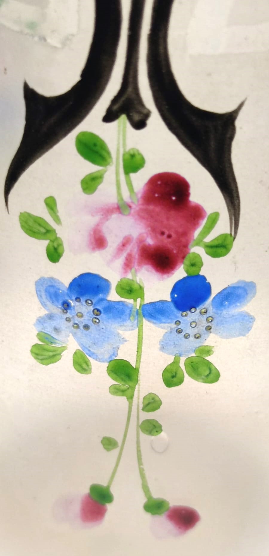 OSMANLI PAZARINA YAPILMIŞ ÜZERİ EL İŞLEME CİCEKLER KAPAKLI KARAF SİŞE AGIZ KISMI VARAK YALDIZ EL CEKME 