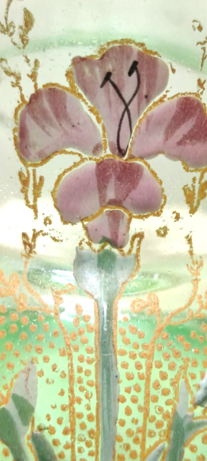 OSMANLI SU YEŞİLİ ÜZERİ EL İŞLEME RENKLİ CİCEKLERLE BEZELİ AGIZ KISMI MANTAR VE CAM TIPALI KARAF ŞİŞE