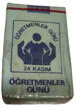 24 KASIM ÖGRETMENLER GÜNÜ TURK ÖGÜN CALIŞ GÜVEN K. ATATURK ETİKETLİ FİYATI 60 TL 20 FİLTRELİ SIGARA PAKEDİ ACILMAMIŞ MAVİ PAKET