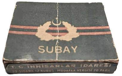 1940 SUBAY SIGARASI İÇERSİ DOLU MAVİ CELENKLİ KARTON KUTUSUNDA TC İNHİSARLAR İDARESİ  20 SIGARA ÜZERLERİNDE ALTIN YALDIZ  HİLAL VE YILDIZ VE  SUBAY YAZMAKTADIR
