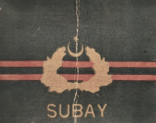 1940 SUBAY SIGARASI İÇERSİ DOLU MAVİ CELENKLİ KARTON KUTUSUNDA TC İNHİSARLAR İDARESİ  20 SIGARA ÜZERLERİNDE ALTIN YALDIZ  HİLAL VE YILDIZ VE  SUBAY YAZMAKTADIR