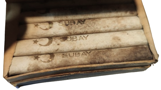 1940 SUBAY SIGARASI İÇERSİ DOLU MAVİ CELENKLİ KARTON KUTUSUNDA TC İNHİSARLAR İDARESİ  20 SIGARA ÜZERLERİNDE ALTIN YALDIZ  HİLAL VE YILDIZ VE  SUBAY YAZMAKTADIR