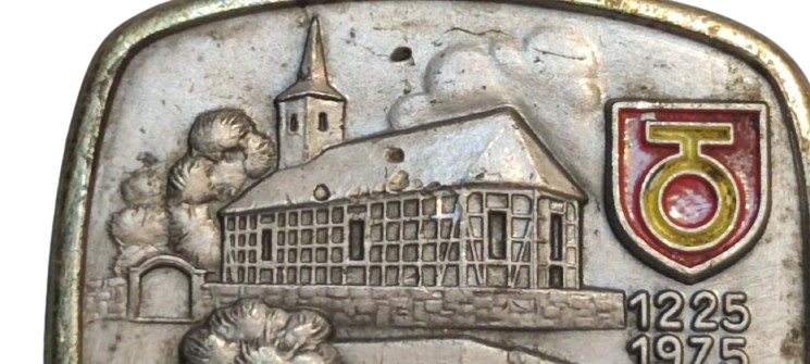 1225 1975 TARİHLİ ALMAN  750 . YIL HUZUR YASAM ANISINA  MEDAL MADALYA  UZERİ GUMUS KAPLAMA  DİKDÖRTGEN FORMDA