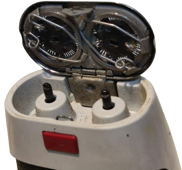 1968 PHILIPS PHILISHAVE TYPE 1203 MADE IN HOLLAND  6V DC PİLLİ CİFT BICAKLI TRAŞ MAKİNESİ İKİ ADET AA KALEM PİL İLE CALIŞMAKTA İLK PİLLİ MAKİLELERDEN