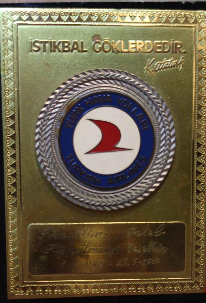 İSTİKBAL GÖKLERDEDEİR MUSTAFA KEMAL ATATURK TURK HAVA YOLLARI TURKIŞH AIRLİNES KEMALETTİN PEKEL HİZMETLERİNİZE TEŞEKKÜRLER ŞİLT 5/5/1963  25/5/1987
