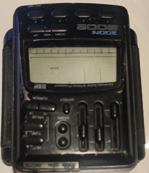 ZOOM 9002 ADVANCED GUITAR EFFECTS PROCESSOR GELİŞMİŞ GİTAR EFEKTLERİ İŞLEMCİSİ 