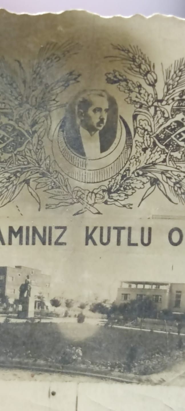 OSMANLICA YAZILI İNÖNÜ BAYRAM TEBRİK KARTI İNÖNUNUN ŞAHSİ KENDİ RESİMLİ ORJİNAL KART ARKASI YAZILI 