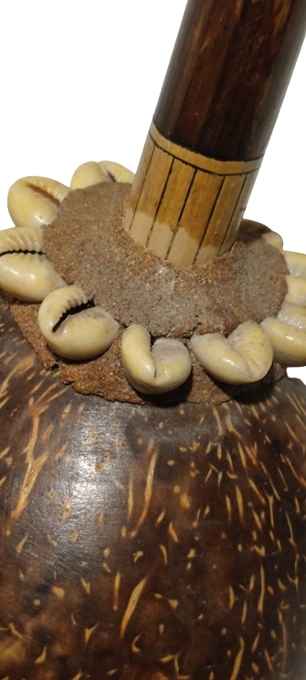 HİNT FAKİRİ KOBRA YILAN OYNATICI KAVALI ZURNASI KAVAL KISMI İŞLEMELİ BANBU 6 DELİKLİ GÖVDE HİNDİSTAN CEVİZİ ALTI USTU DENİZ KABUGU SUSLEMELİ COK TİZ SESİ VARDIR 30 CM 