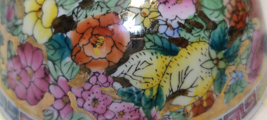 CİN CORBA TAKIMI PORSELEN ÜZERİ CİCEKLİ KASE KAŞIK TOPLAM İKİ PARCA DAMGALI 